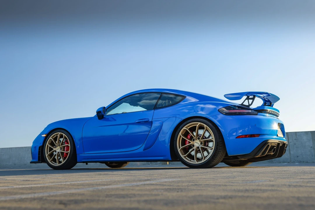 2022 Porsche 718 Cayman GT4 - Image 14 of 31