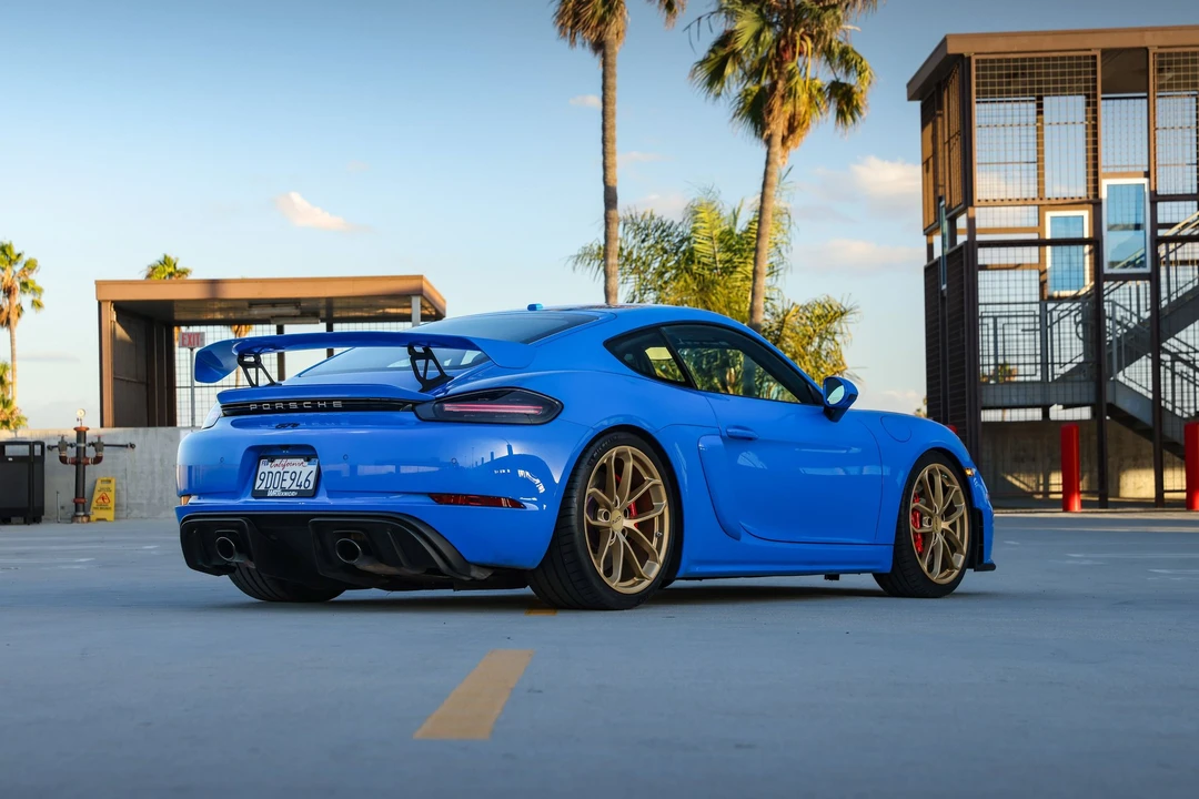 2022 Porsche 718 Cayman GT4 - Image 12 of 31