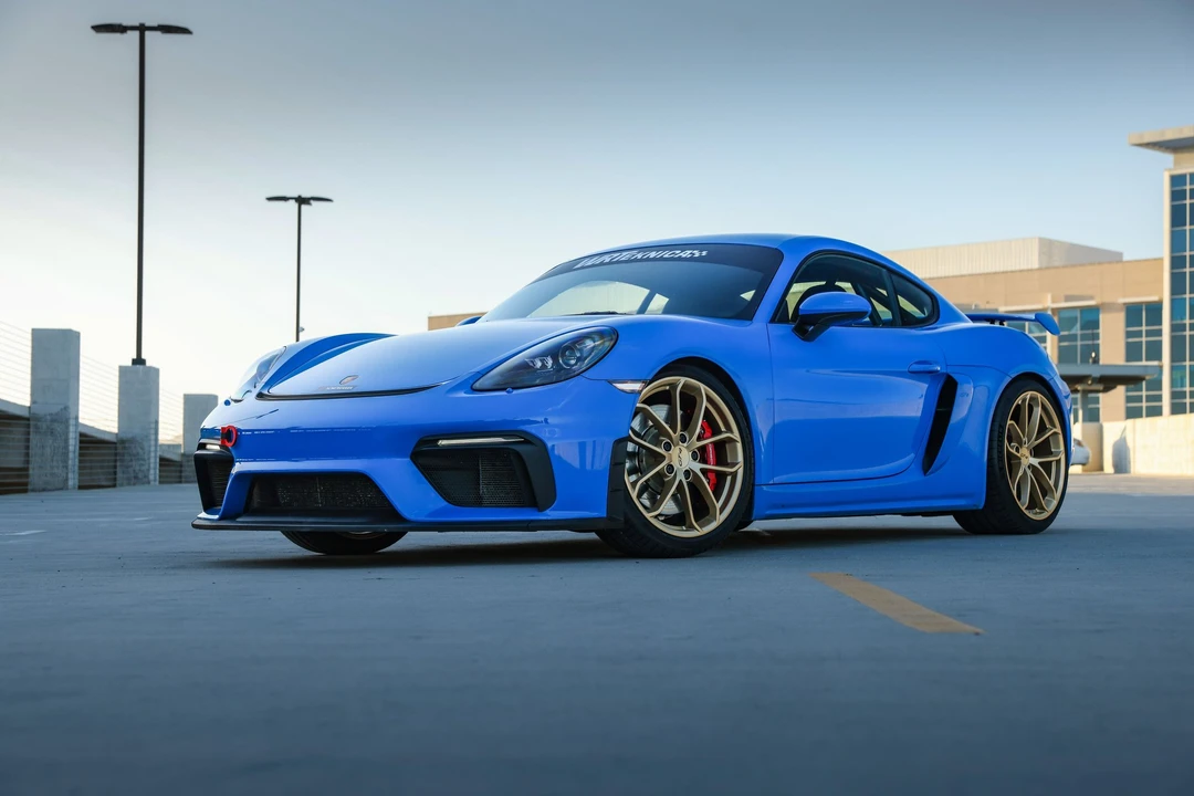 2022 Porsche 718 Cayman GT4 - Image 15 of 31
