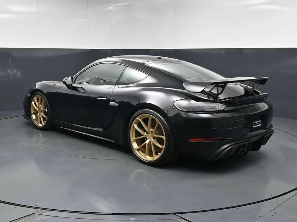 2022 Porsche 718 Cayman GT4 - Image 3 of 5