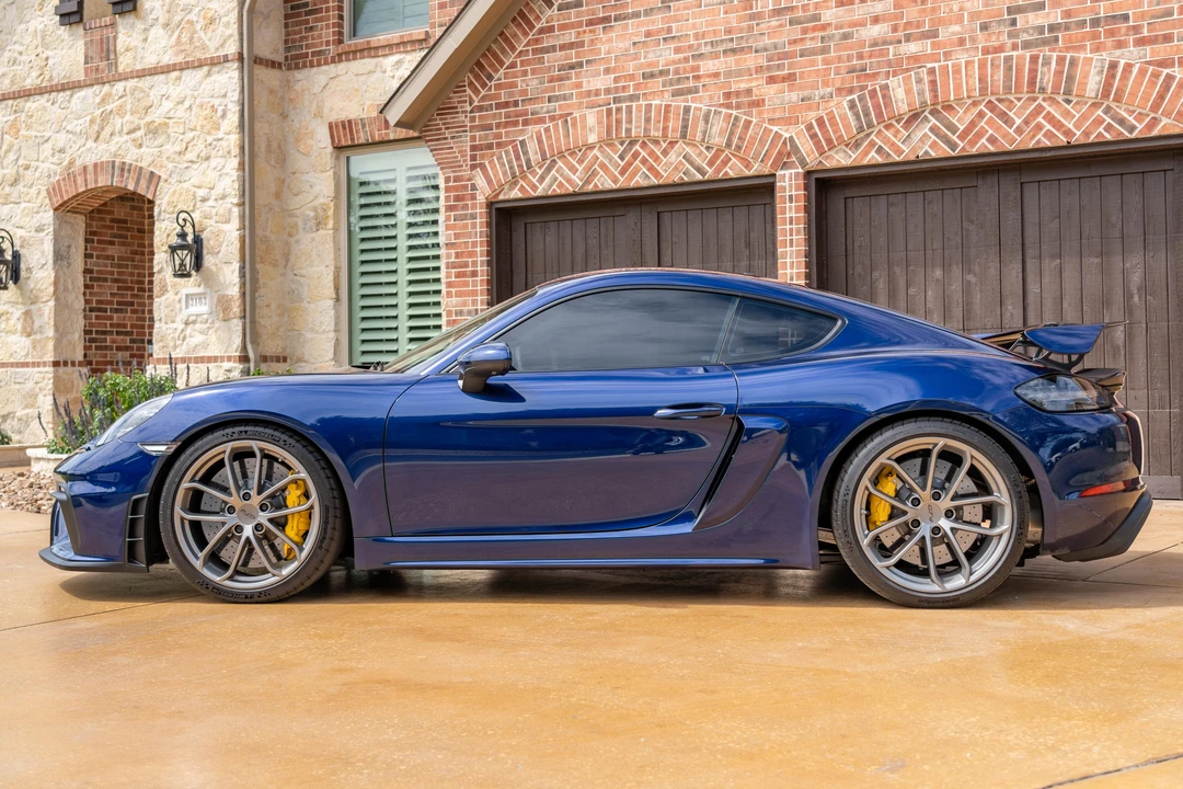 2022 Porsche 718 Cayman GT4 - Image 8 of 31