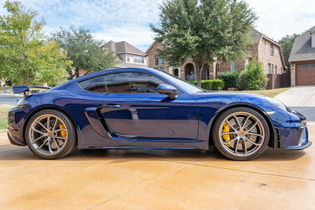 2022 Porsche 718 Cayman GT4 - Image 3 of 31