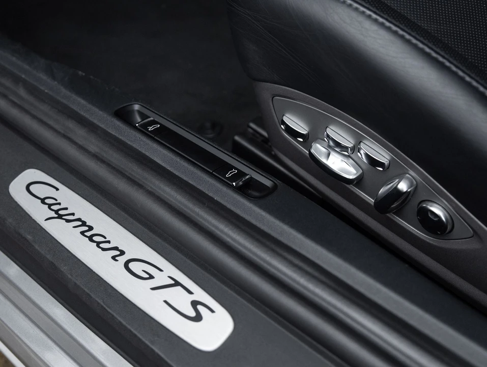 2022 Porsche 718 Cayman GTS 4.0 - Image 22 of 31