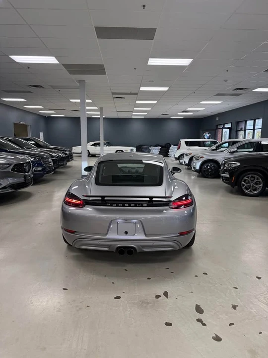 2022 Porsche 718 Cayman - Image 8 of 9