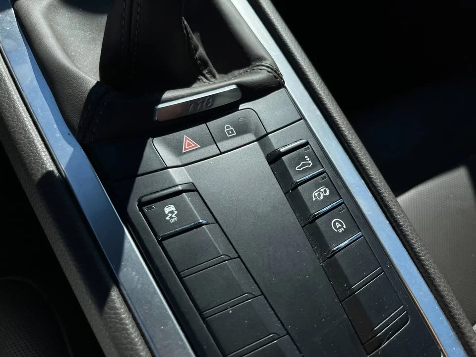 2022 Porsche 718 Cayman - Image 10 of 17