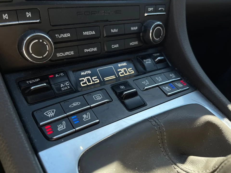 2022 Porsche 718 Cayman - Image 15 of 17