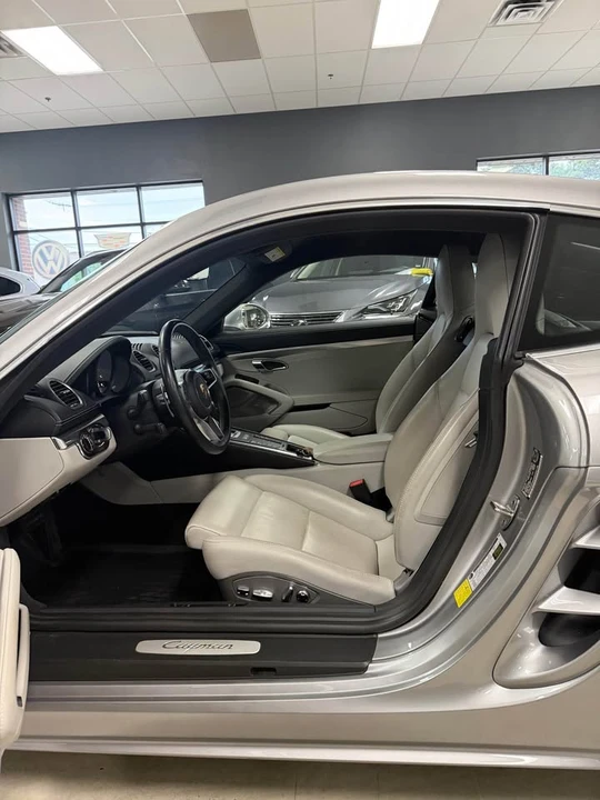 2022 Porsche 718 Cayman - Image 6 of 9