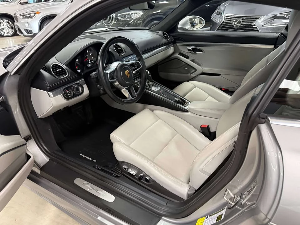 2022 Porsche 718 Cayman - Image 15 of 20
