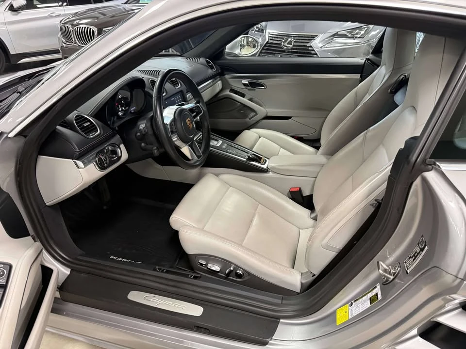 2022 Porsche 718 Cayman - Image 16 of 20