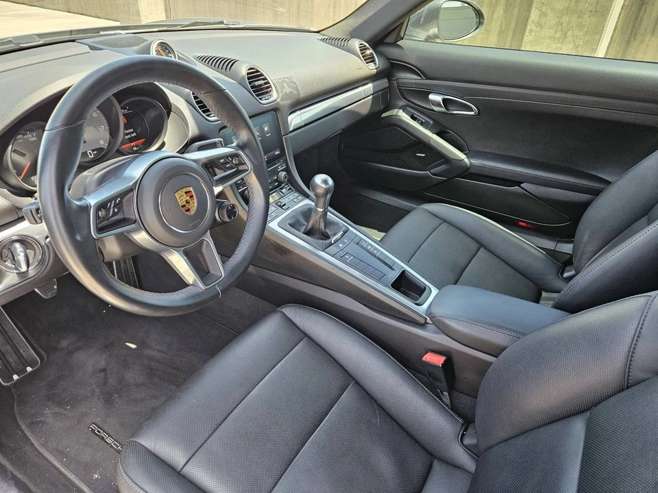 2022 Porsche 718 Cayman S - Image 4 of 5