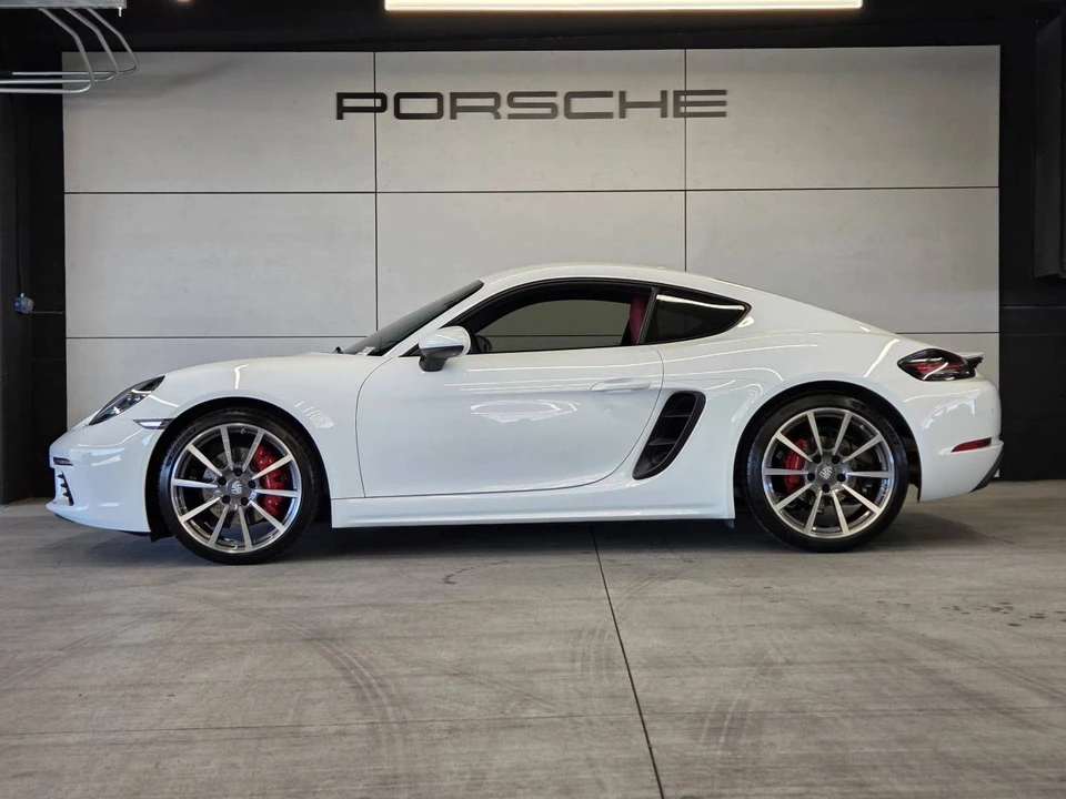 2022 Porsche 718 Cayman S - Image 2 of 5