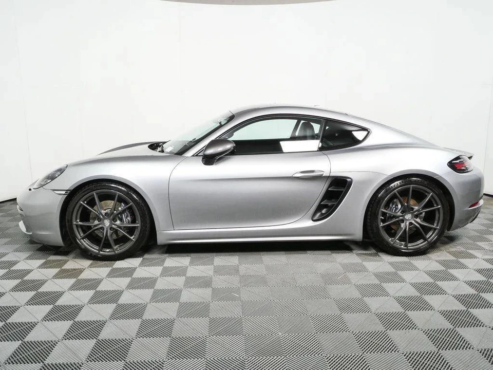 2022 Porsche 718 Cayman T - Image 2 of 5