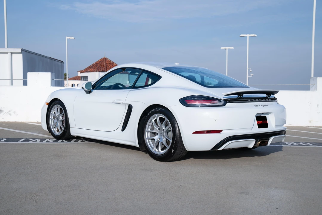 2022 Porsche 718 Cayman - Image 10 of 31