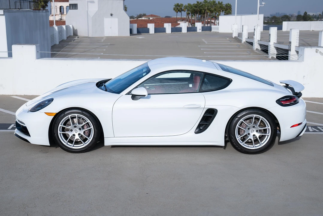 2022 Porsche 718 Cayman - Image 9 of 31