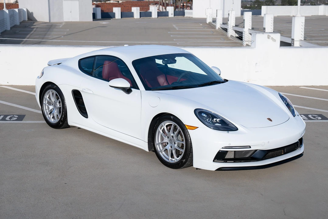 2022 Porsche 718 Cayman - Image 16 of 31