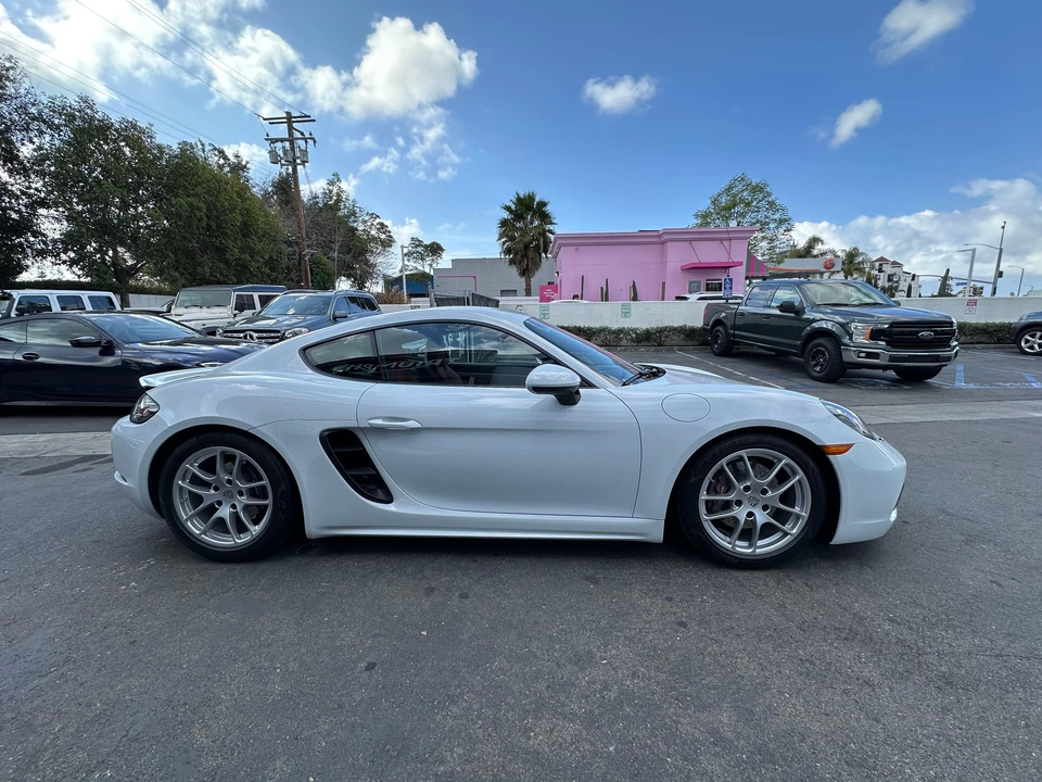 2022 Porsche 718 Cayman - Image 27 of 31