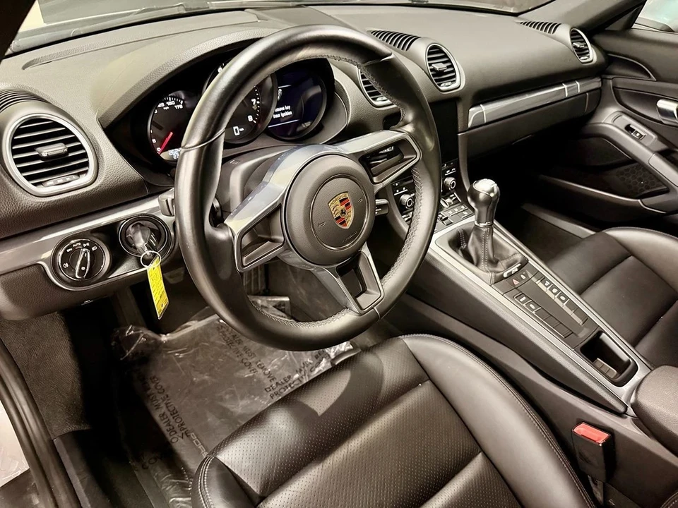 2022 Porsche 718 Cayman - Image 9 of 12
