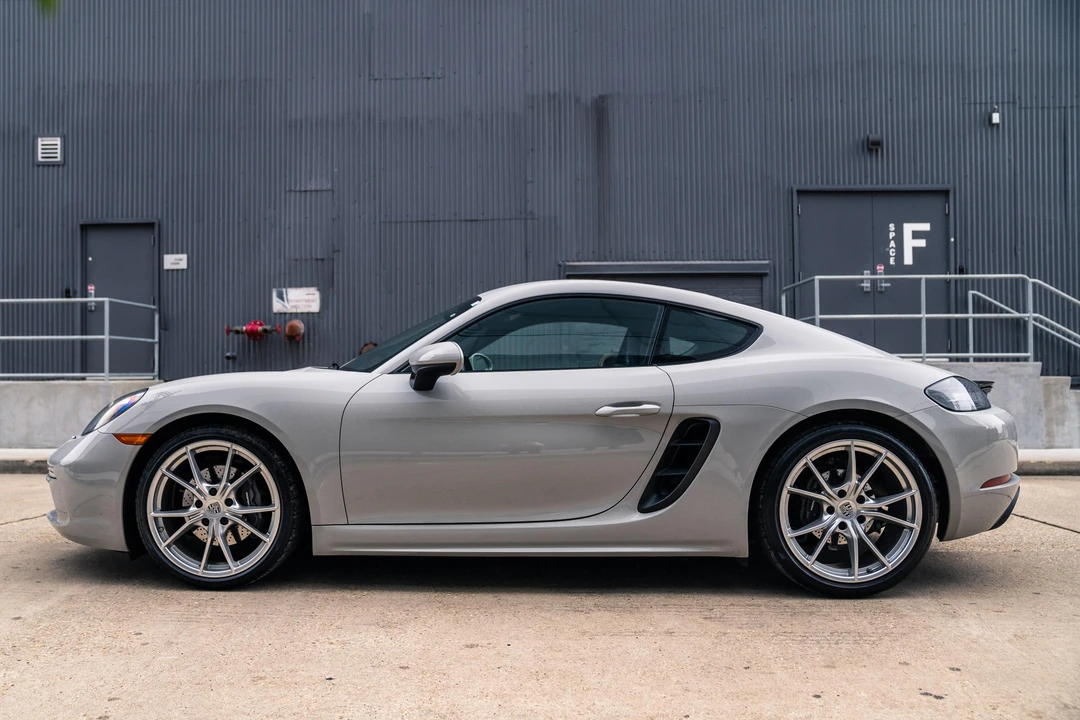 2022 Porsche 718 Cayman - Image 14 of 31