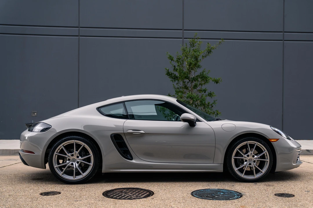 2022 Porsche 718 Cayman - Image 27 of 31