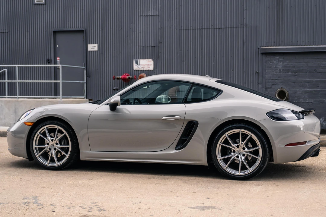 2022 Porsche 718 Cayman - Image 15 of 31
