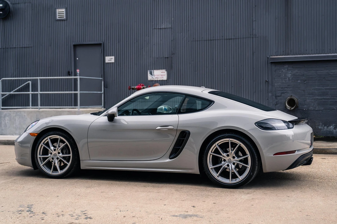 2022 Porsche 718 Cayman - Image 16 of 31