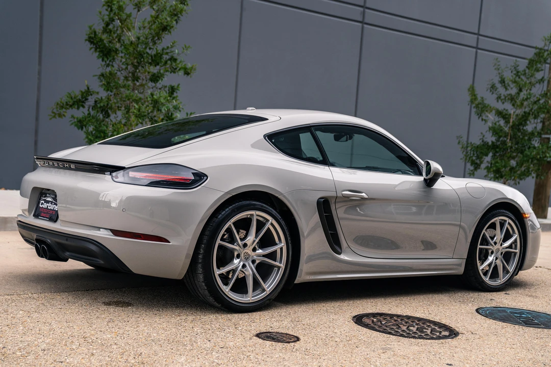 2022 Porsche 718 Cayman - Image 26 of 31