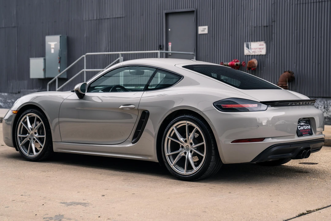 2022 Porsche 718 Cayman - Image 17 of 31