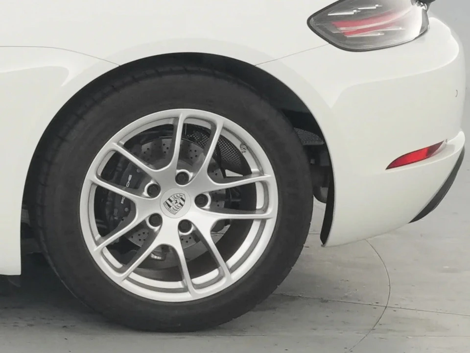 2022 Porsche 718 Cayman - Image 12 of 31