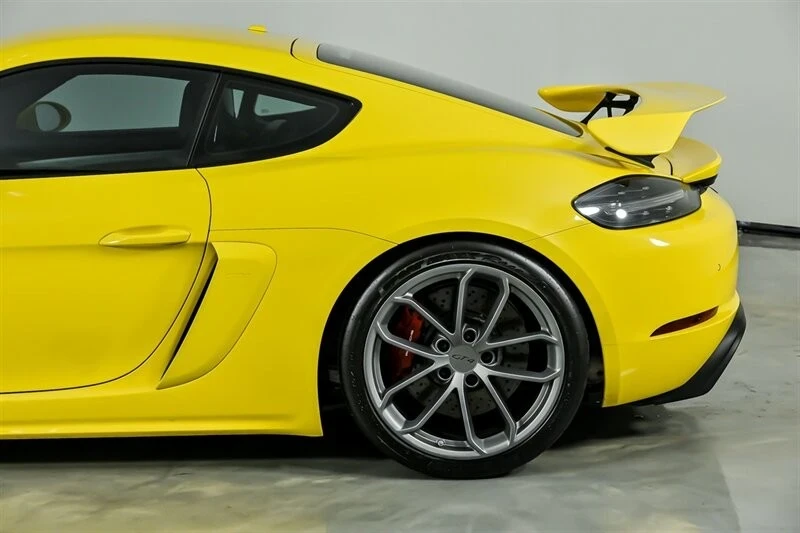 2022 Porsche 718 Cayman GT4 - Image 9 of 21