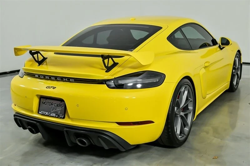 2022 Porsche 718 Cayman GT4 - Image 12 of 21