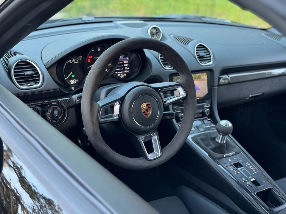 2022 Porsche 718 Boxster Spyder - Image 6 of 11
