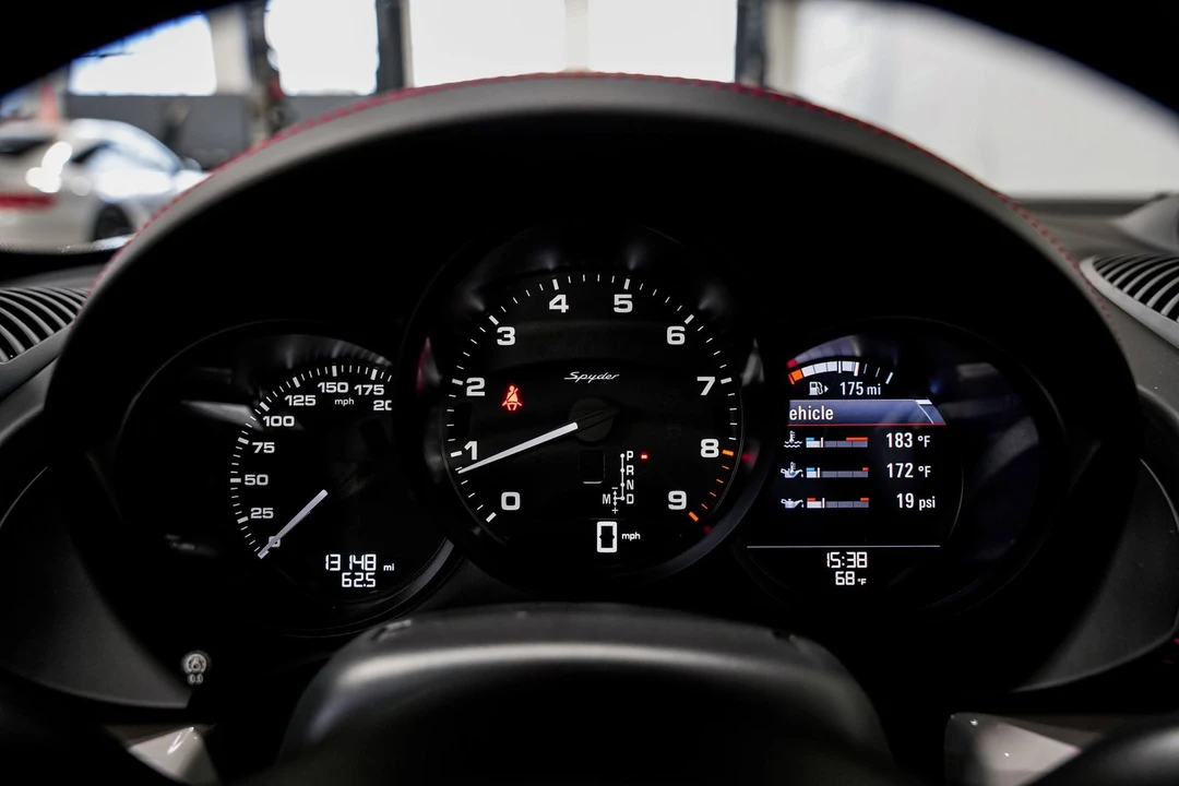 2022 Porsche - Image 11 of 31