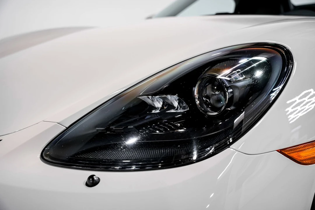 2022 Porsche - Image 30 of 31