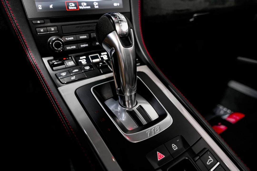 2022 Porsche - Image 14 of 31
