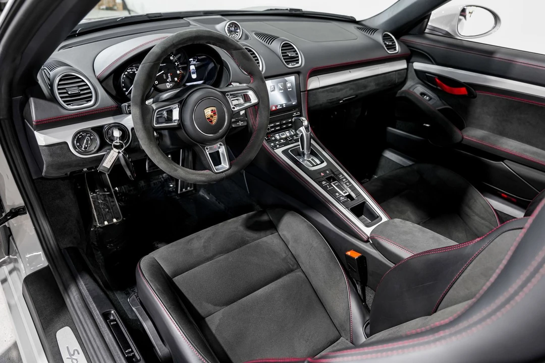 2022 Porsche - Image 9 of 31