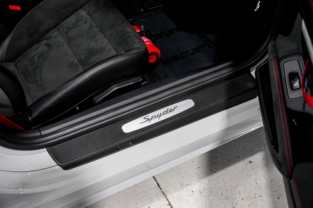 2022 Porsche - Image 24 of 31