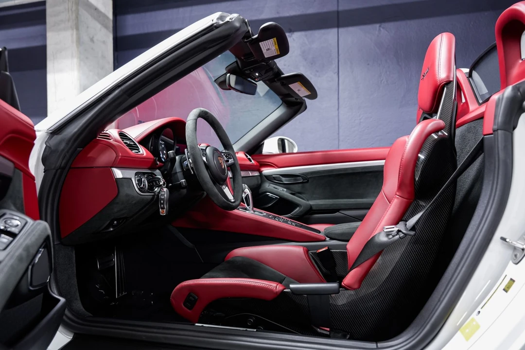 2022 Porsche - Image 17 of 31