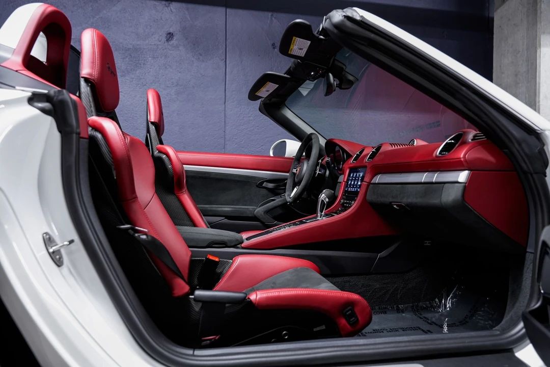 2022 Porsche - Image 24 of 31