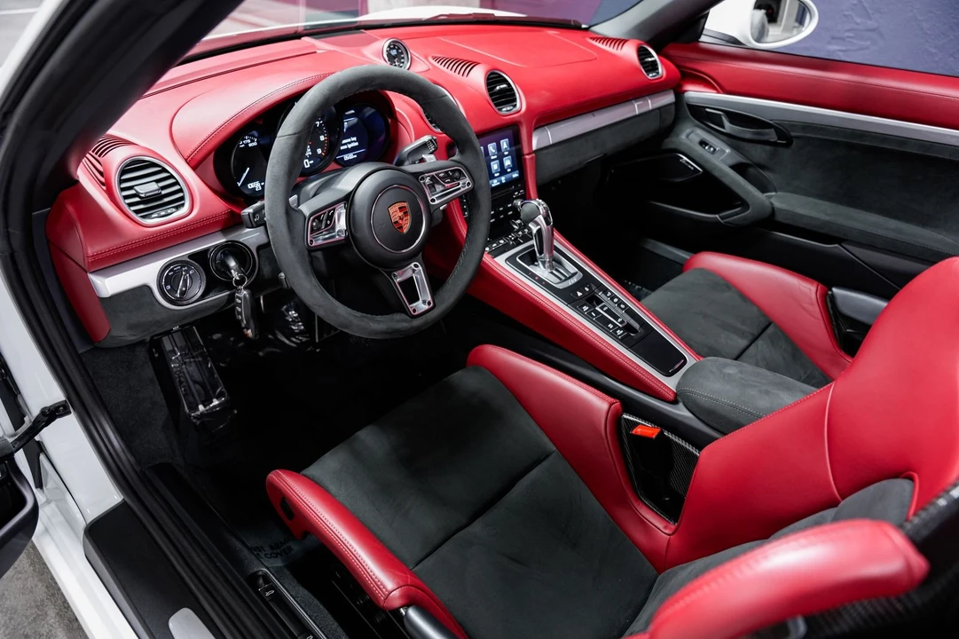 2022 Porsche - Image 9 of 31
