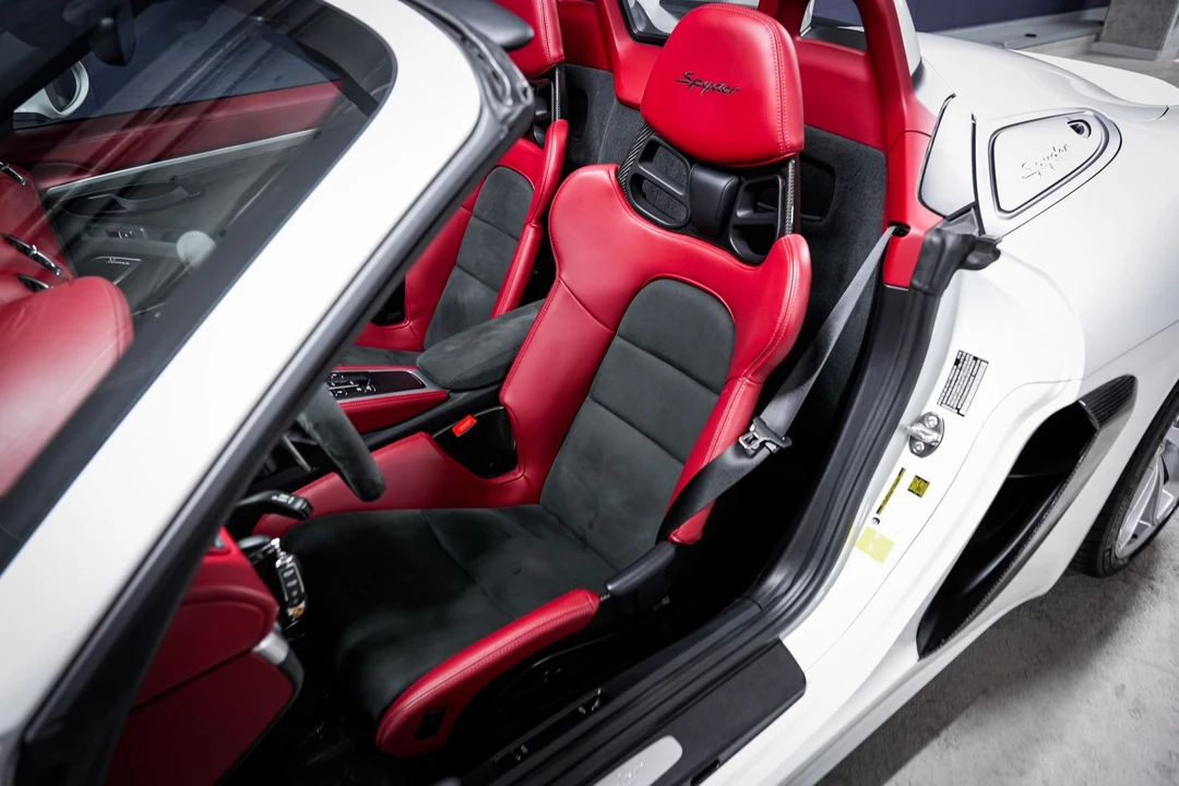 2022 Porsche - Image 18 of 31