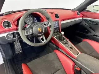 2022 Porsche 718 Boxster Spyder - Image 4 of 4