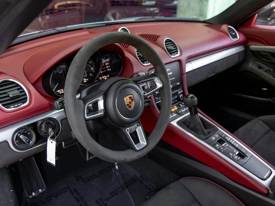 2022 Porsche 718 Boxster Spyder - Image 4 of 5