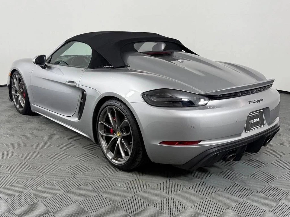 2022 Porsche 718 Boxster Spyder - Image 3 of 5