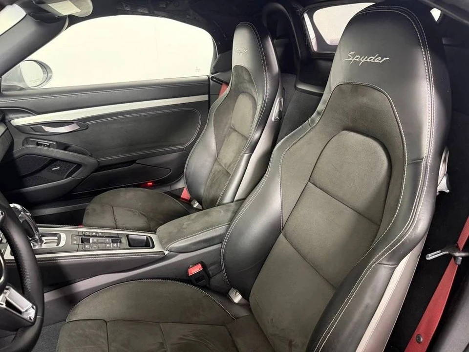 2022 Porsche 718 Boxster Spyder - Image 5 of 5