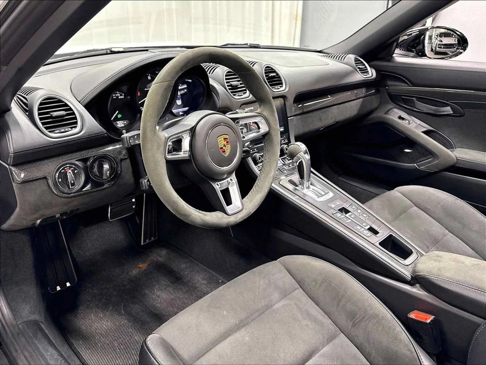2022 Porsche - Image 4 of 5