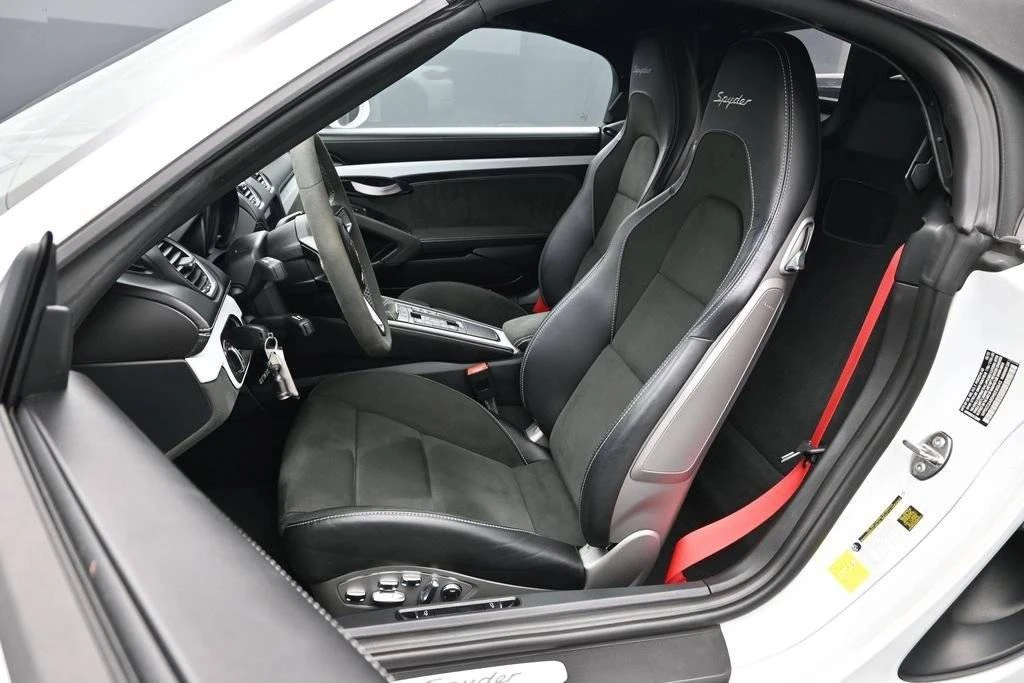 2022 Porsche 718 Boxster Spyder - Image 5 of 5