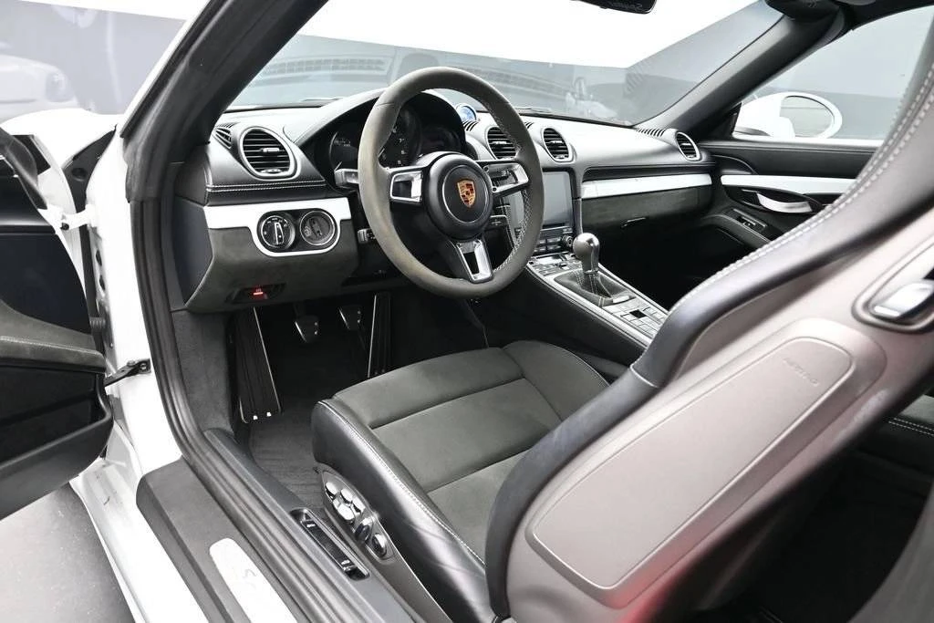 2022 Porsche 718 Boxster Spyder - Image 4 of 5