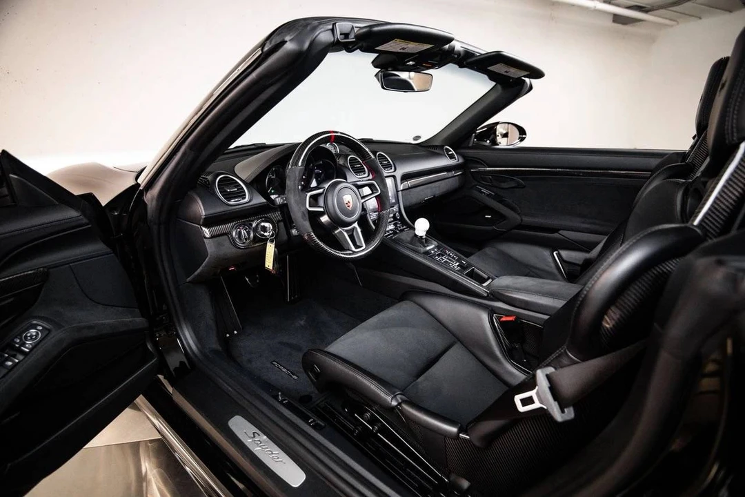 2022 Porsche 718 Boxster Spyder - Image 4 of 5
