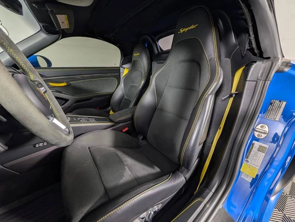2022 Porsche 718 Boxster Spyder - Image 5 of 5