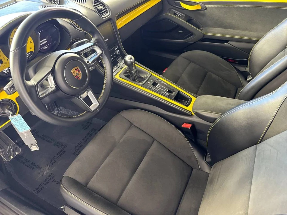 2022 Porsche 718 Boxster Spyder - Image 4 of 5